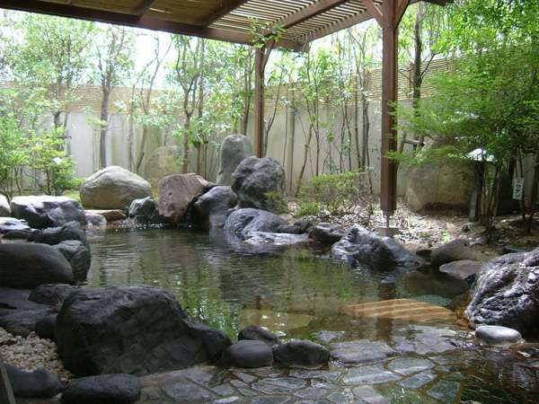 Open-air bath